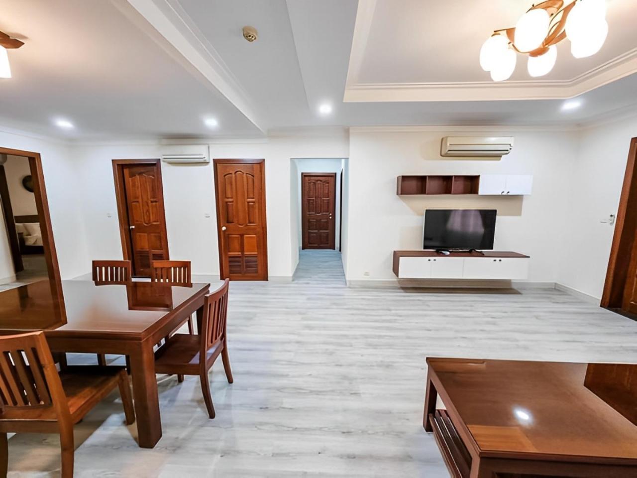 Hamptons Apartments Phnom Penh Extérieur photo