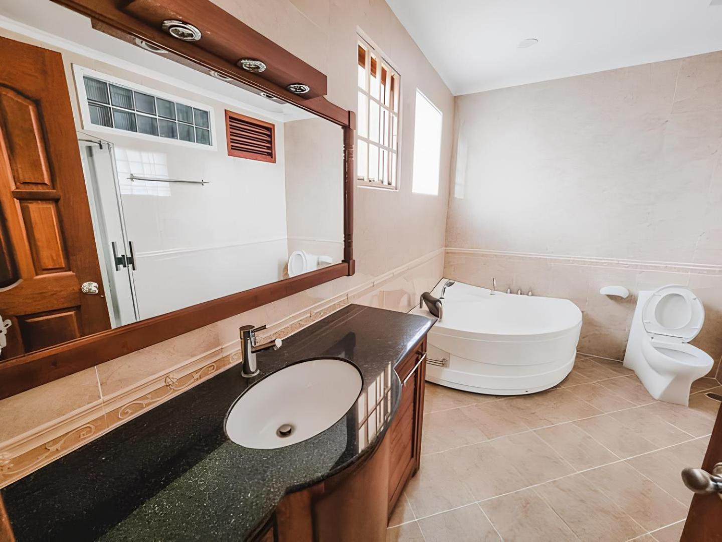 Hamptons Apartments Phnom Penh Extérieur photo
