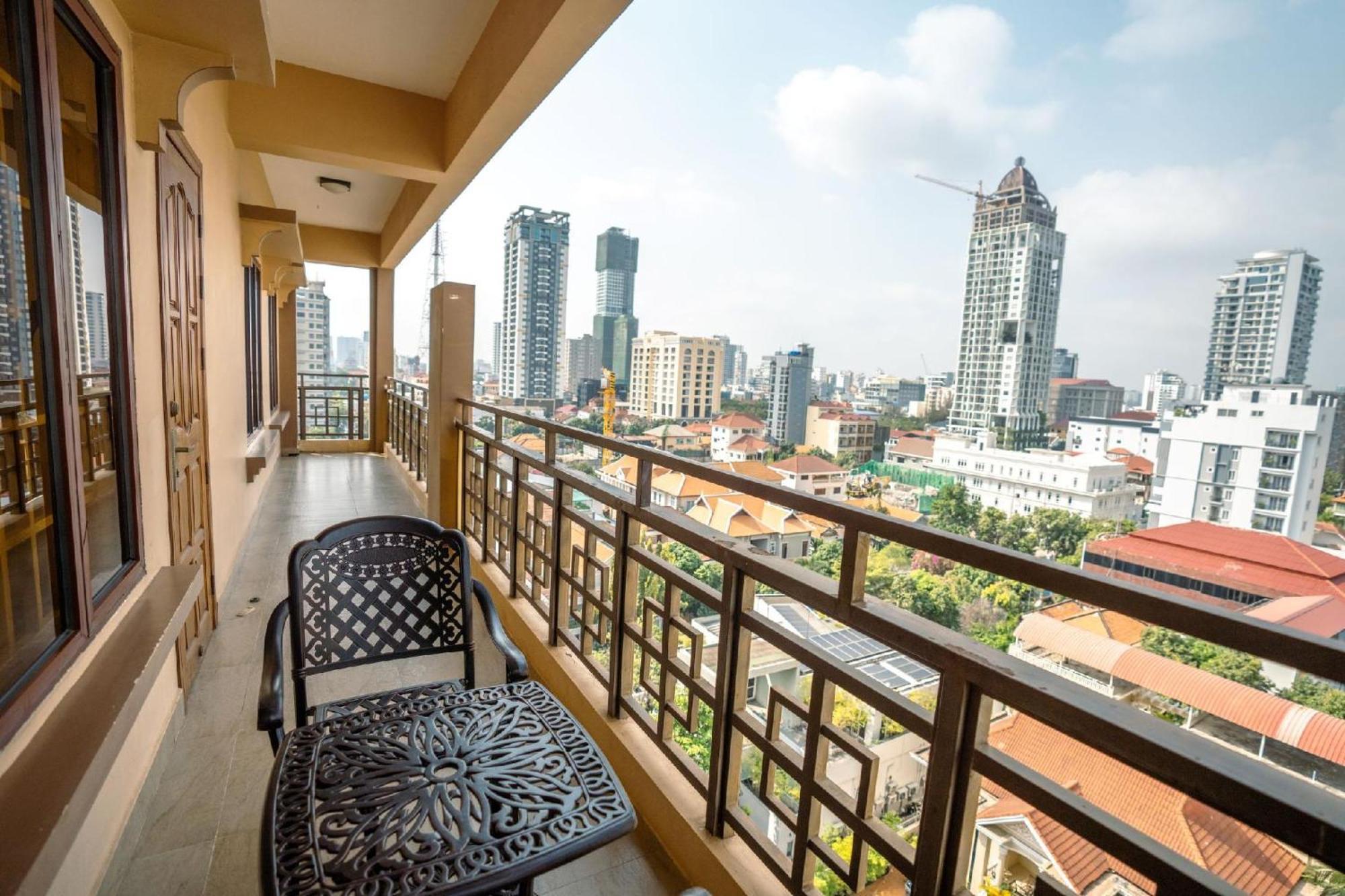 Hamptons Apartments Phnom Penh Extérieur photo